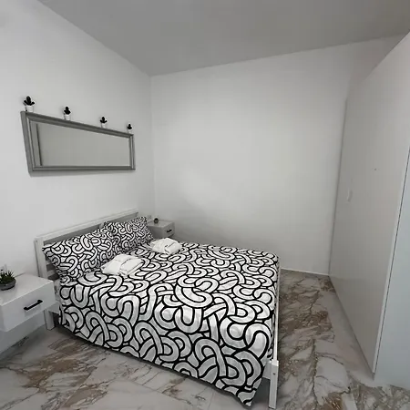 Chic Flat