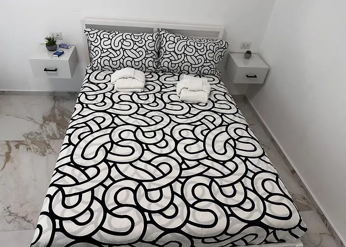 Chic Flat